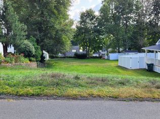 Fairlawn St, Bristol, CT 06010