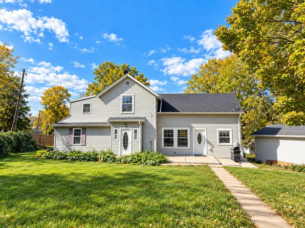 34W442 Lincoln St, St Charles, IL 60174
