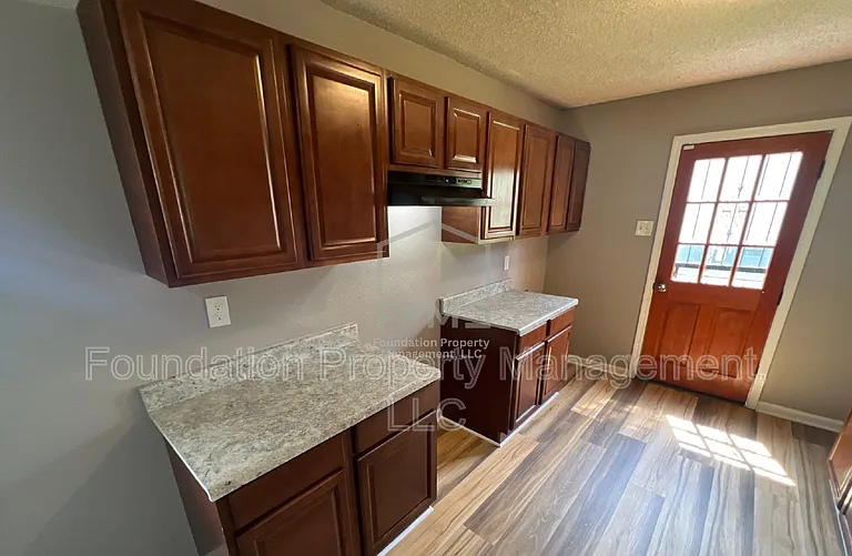 872 Western Park Dr — Photo 4