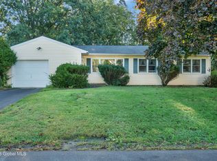 9 Clearview Blvd, Castleton, NY 12033