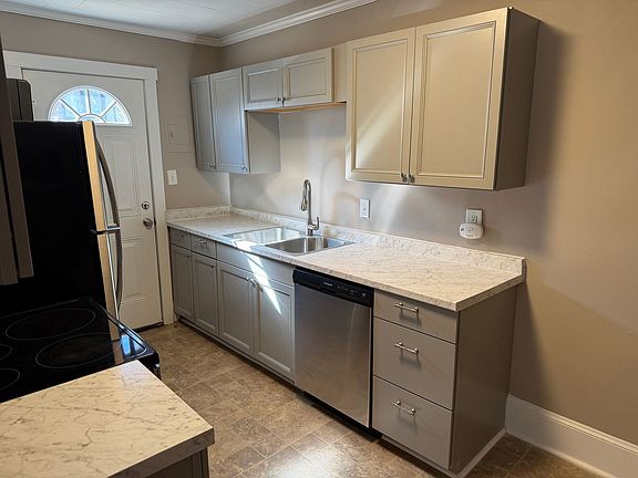 4th image of 1458 Anderson St Unit B