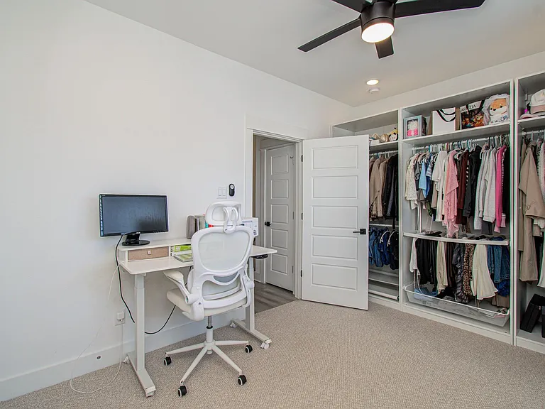 8325 Springwood Creek Ln — Photo 27