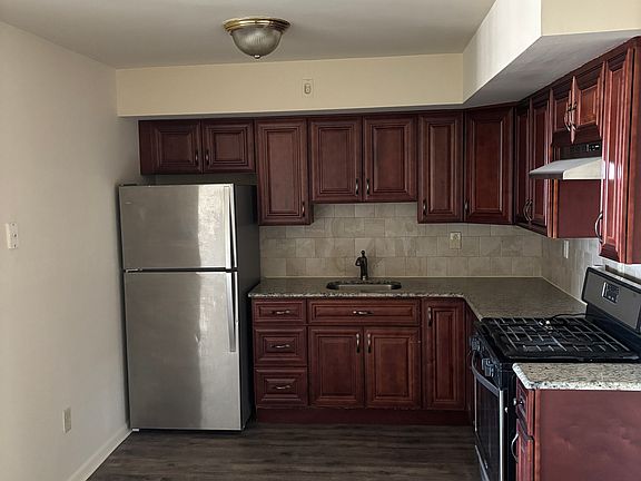 2nd image of 456 Washington Ave APT 3H