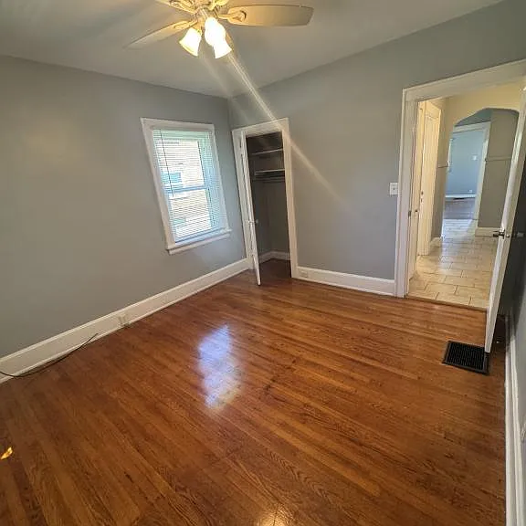 2539 Leslie Ave — Photo 9