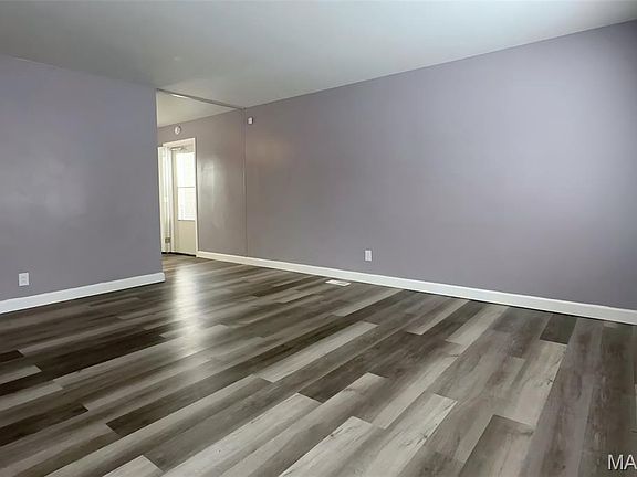 5th image of 860 Saint Bartholomew Dr