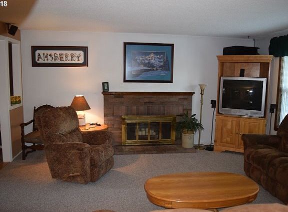 5th image of 15321 SE Bilsher Ct