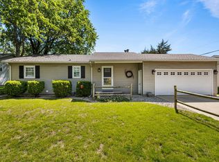 1106 Holiday Dr, Champaign, IL 61821