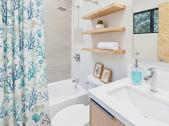 3rd image of 2282 Whitney Ave #1