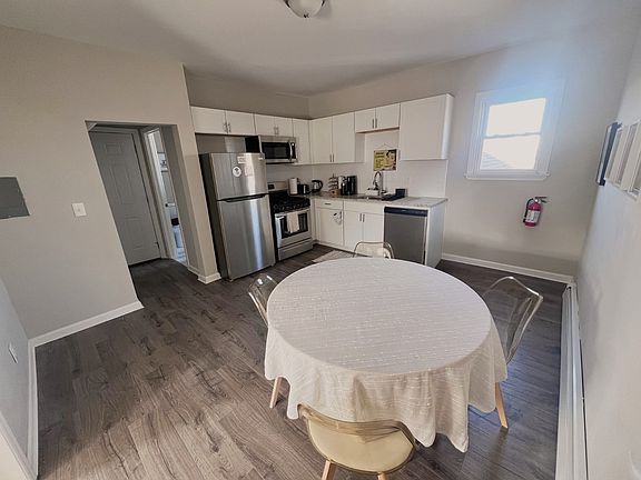4th image of 308 N 2nd St Floor 2