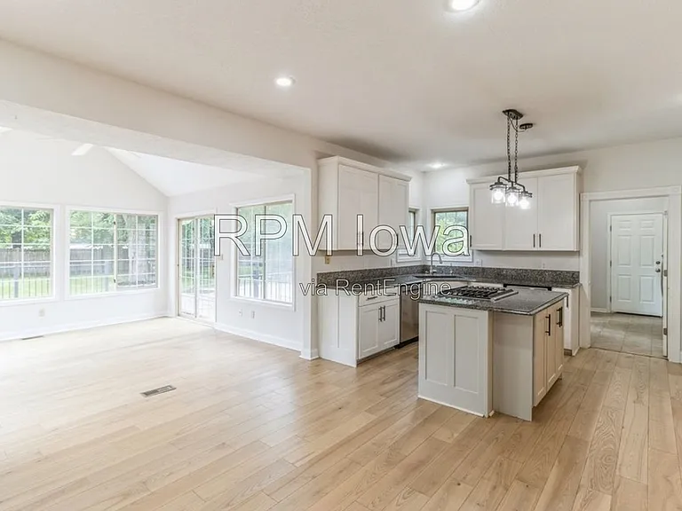 13585 Summit Dr — Photo 7