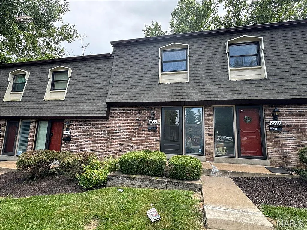 255 Glandore Dr APT B photo 1
