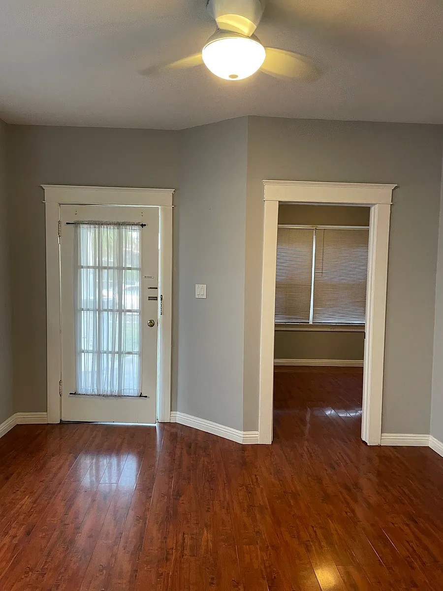 Building Photo - 1243 N Edgemont St #1243