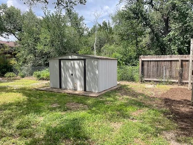 13504 Lois Ln — Photo 24