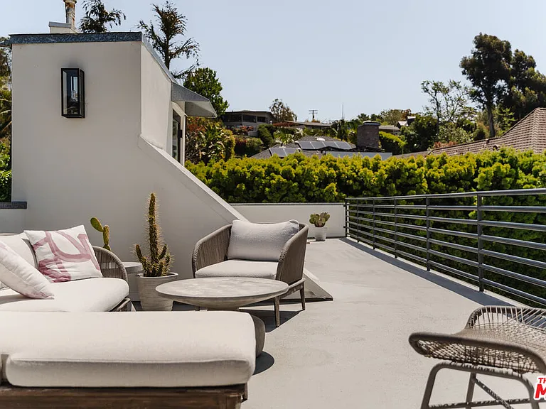 712 San Lorenzo St — Photo 51