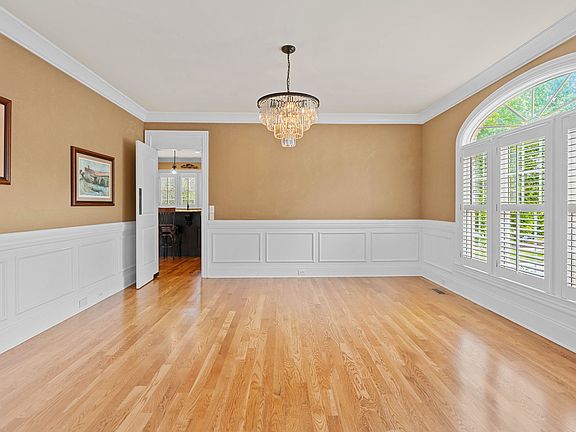 5th image of 9640 Mitchell Pl