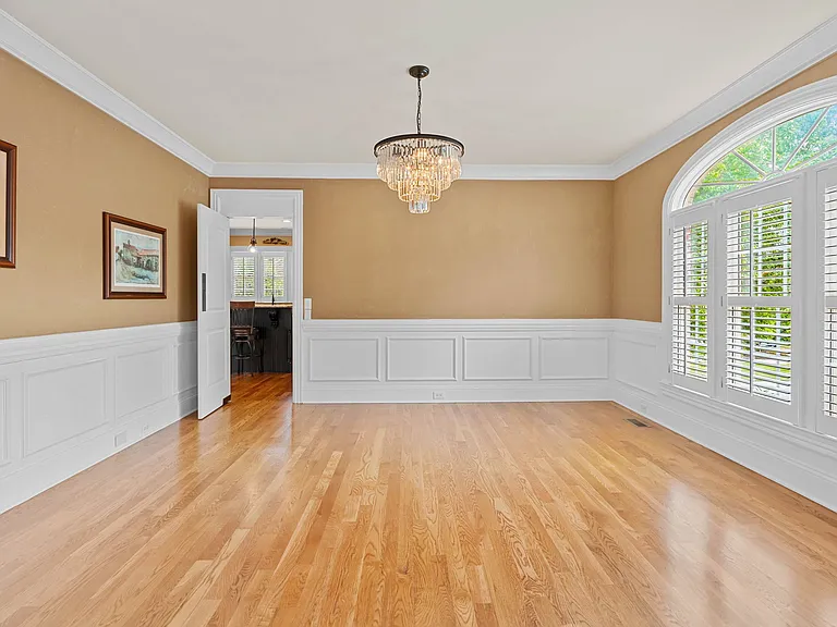 9640 Mitchell Pl — Photo 5