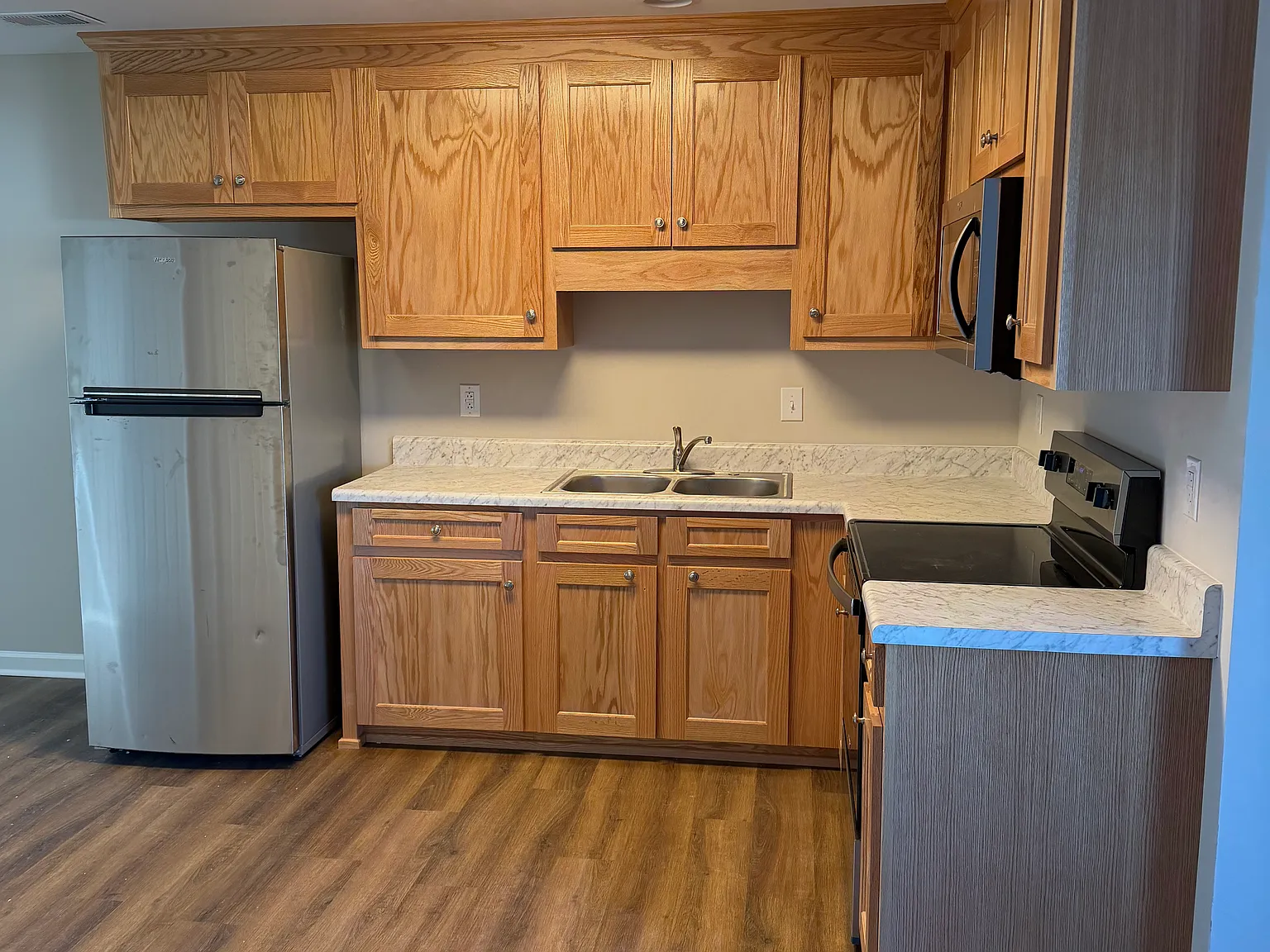 2 bed, 924 sqft, $1,100 — Photo 4