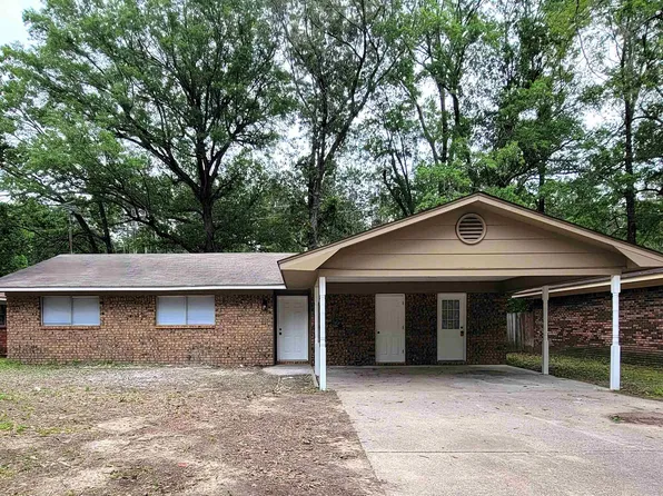 1907 Sunset Cv, Pine Bluff, AR 71603