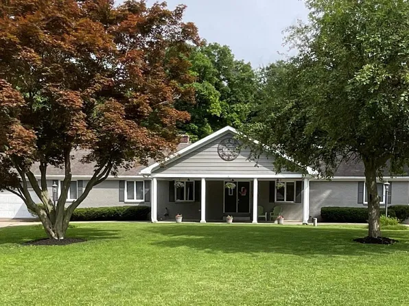 1553 Williams Dr, Fremont, OH 43420
