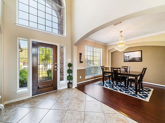 3rd image of 4806 Lakefront Terrace Ct