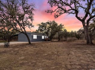 1368 County Road 171, Nixon, TX 78140