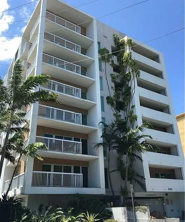 2740 SW 28th Ter #206