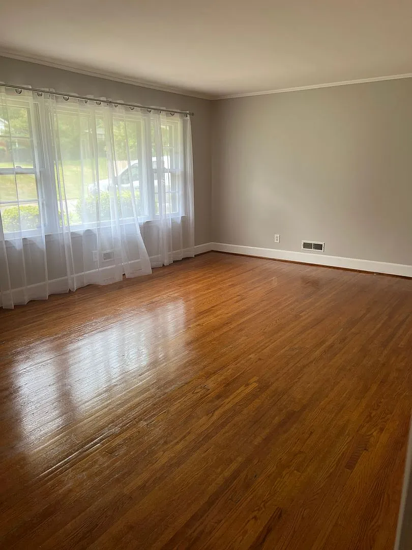 Available To Show! — Photo 3