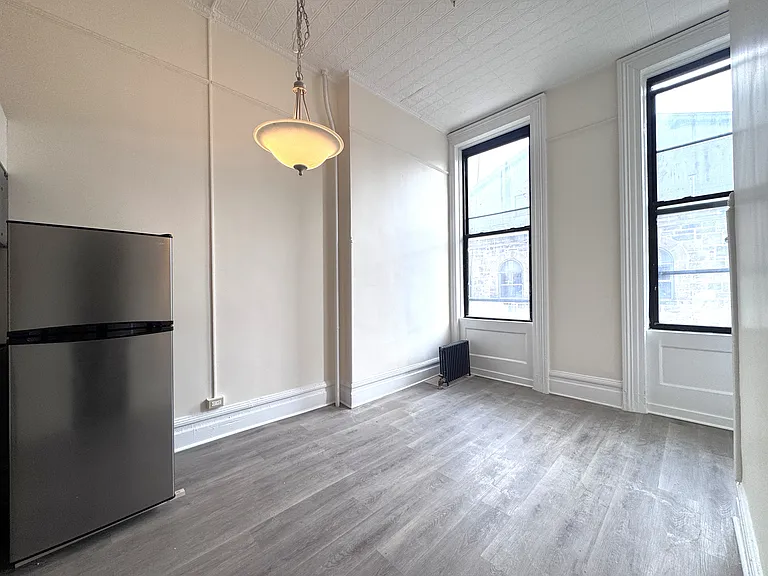 138 Montague St #8 — Photo 6