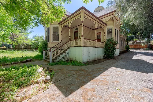 444 S Auburn St Photo 1