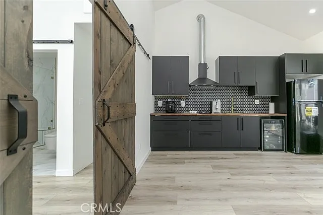1 bed, 950 sqft, $2,100 — Photo 3