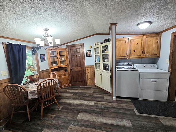3rd image of E9745 10th Avenue