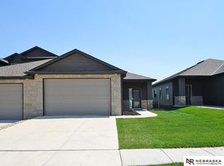 248 Half Moon Dr, Lincoln, NE 68527