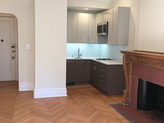 2nd image of 308 W 92nd St APT 3A