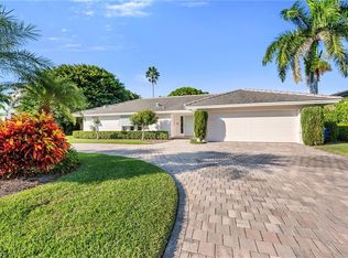 635 Fountainhead Ln, Naples, FL 34103