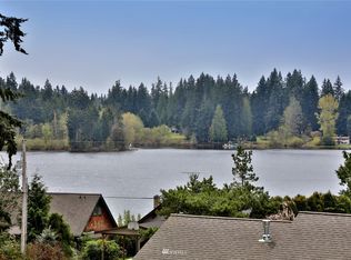 4350 Shadowood Dr, Clinton, WA 98236