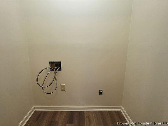 4th image of 2380 Oak St