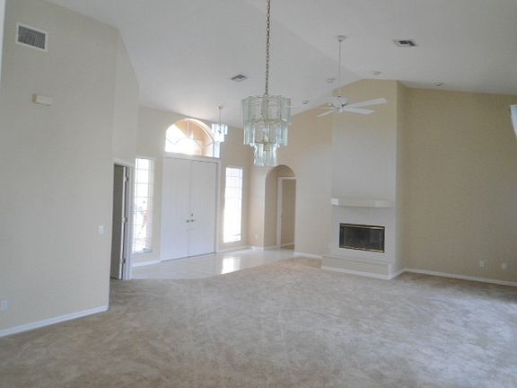 5th image of 1031 SE 23rd Ave