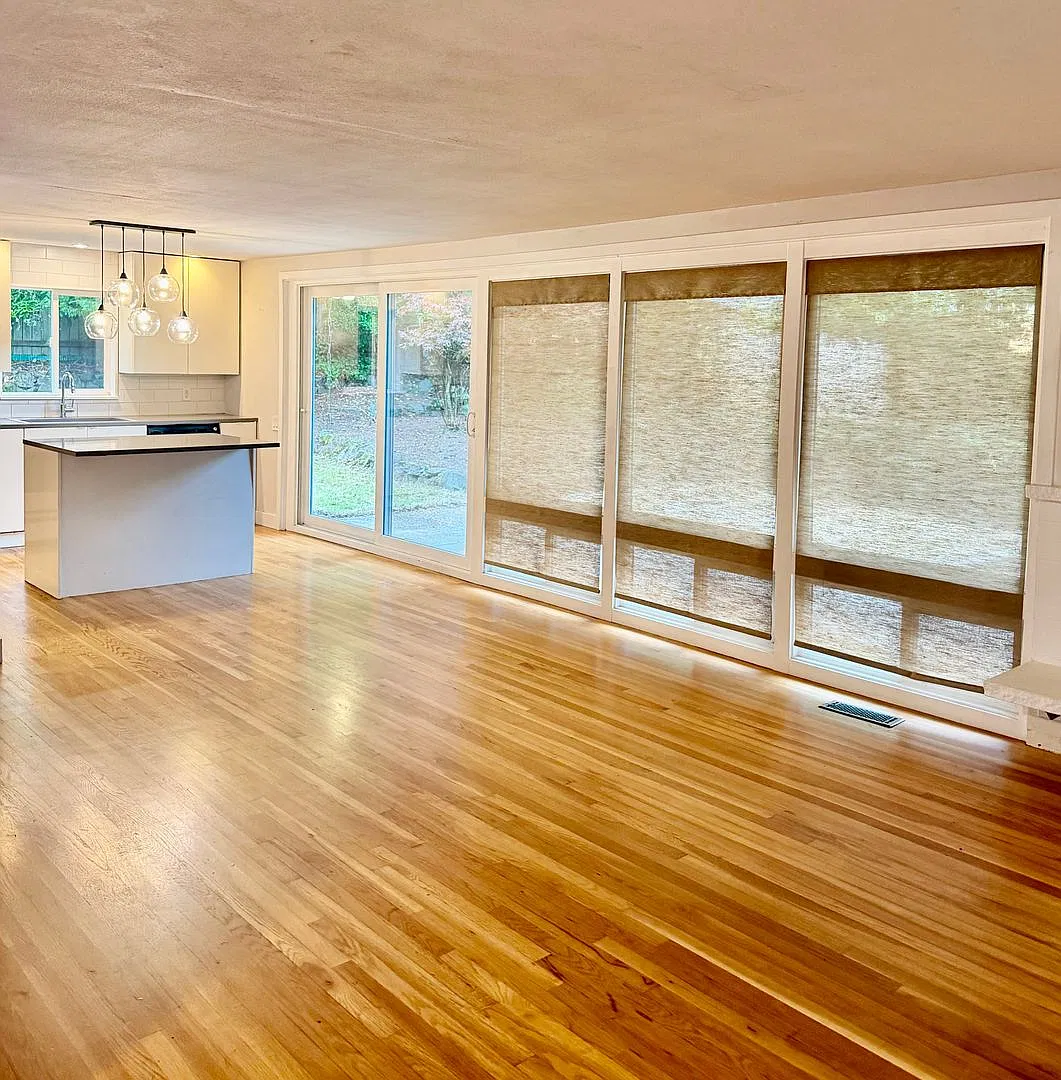 3 Bed / 1.5 Bath Bellevue rambler $2,495/month — Photo 4