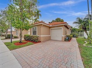 13060 NW 5th St, Pembroke Pines, FL 33028