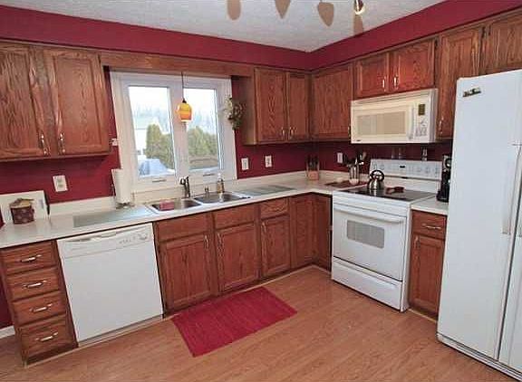 5th image of 10 Cheshire Ln