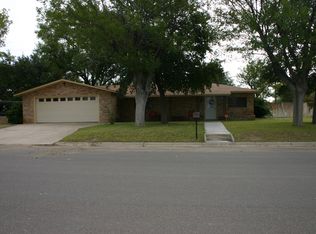 413 S 9th St, Carrizo Springs, TX 78834