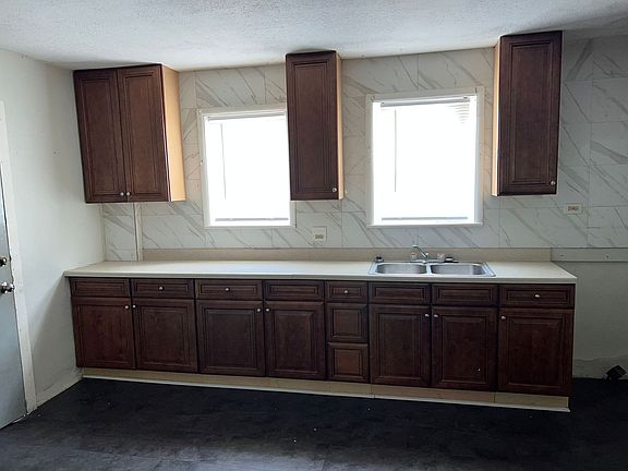 4th image of 167 Chittenden St #1