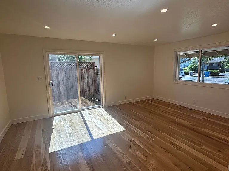 2227 Gainsborough Ave — Photo 5
