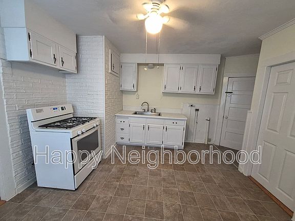 4th image of 209 Pearl St Unit 2