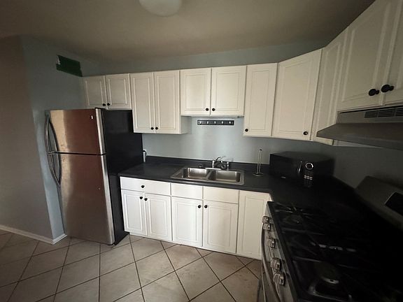 4th image of 2605 S Indiana Ave Unit 1507