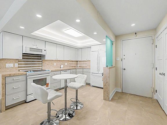 3rd image of 5200 Boardwalk APT 12F