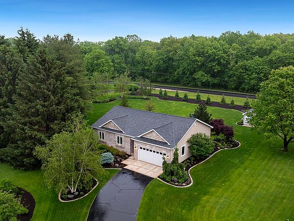 4th image of 5968 Palisades Pkwy