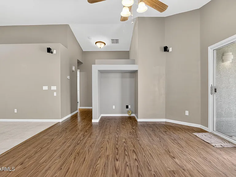 15481 W Mauna Loa Ln — Photo 18