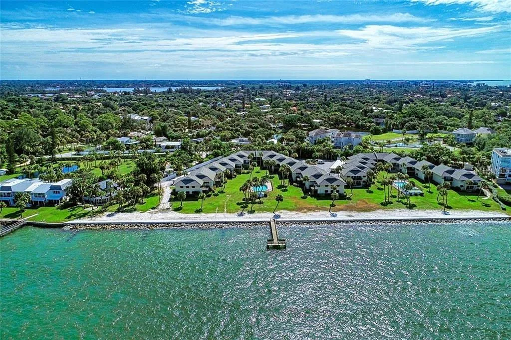 2 bed, 2.0 bath, 1200 sqft, $2,800 — Photo 2