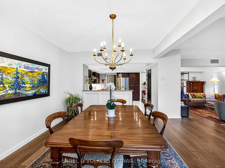 160 George St #2404 — Photo 15